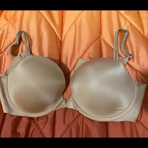 Victoria’s Secret very sexy V bra 36d